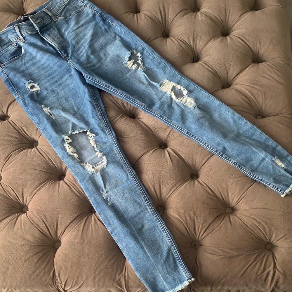Nwt high rise distressed denim